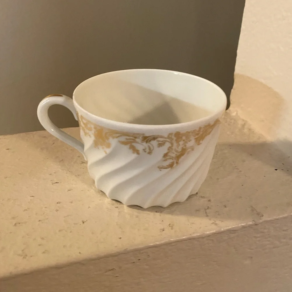 Haviland Ladore Limoges. Elegant Gold and White Tea Cup Set. France. Never Used. - Picture 8 of 12